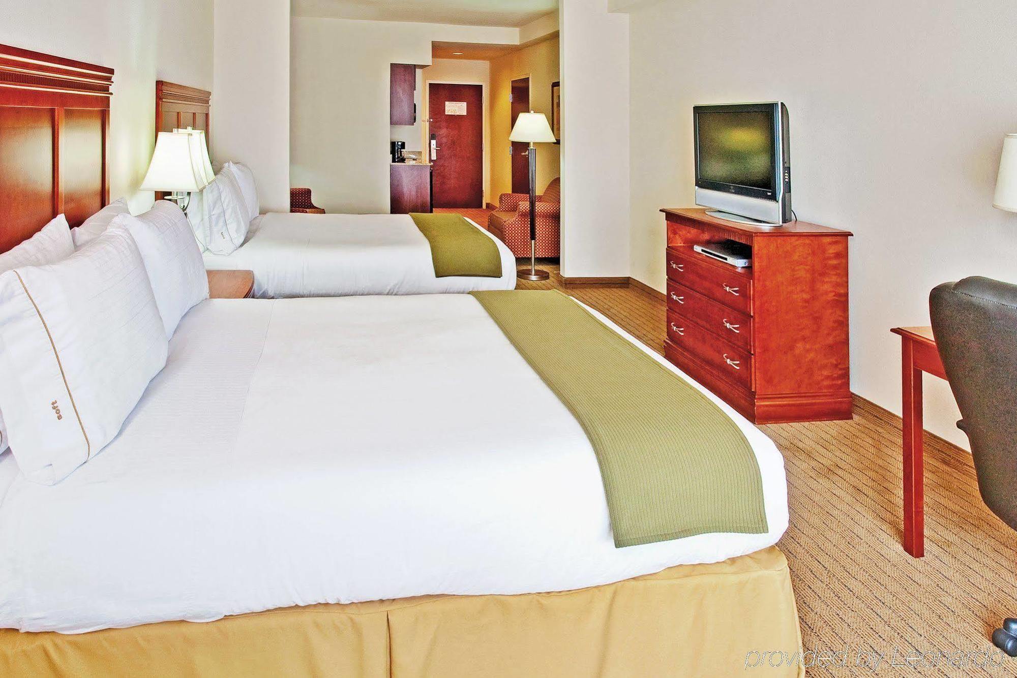 Holiday Inn Express & Suites Dyersburg By Ihg Quarto foto
