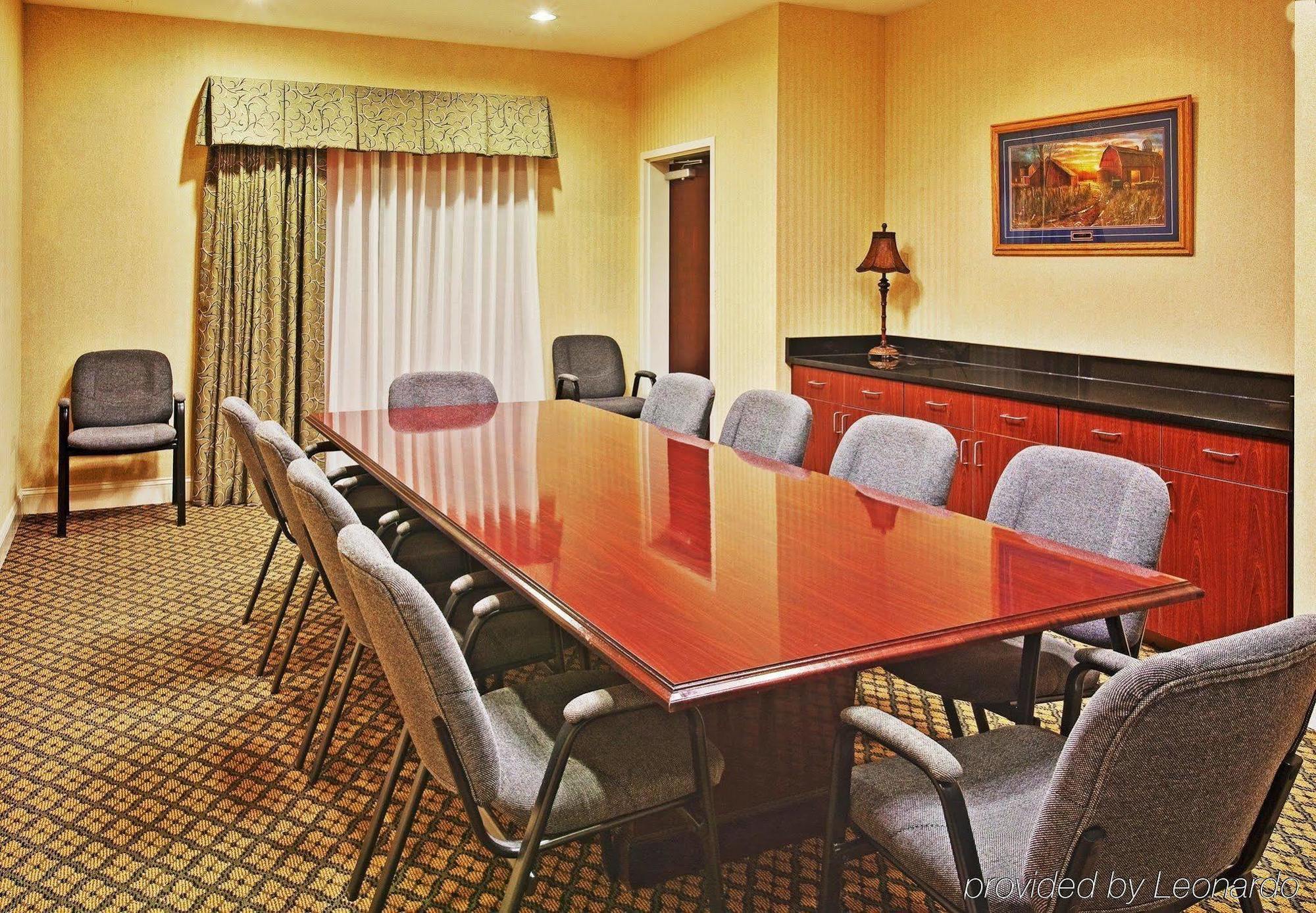 Holiday Inn Express & Suites Dyersburg By Ihg Instalações foto